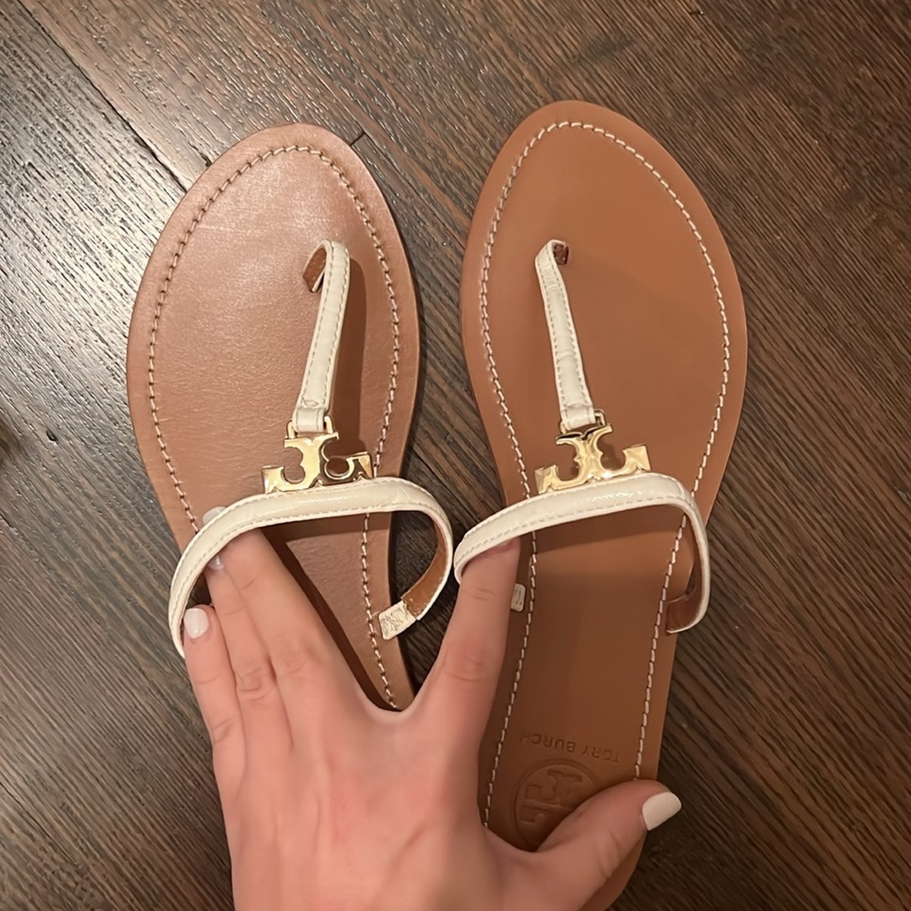 Tory Burch T-Logo Thong Sandals With Saffiano Leather Size 9 - Picture 2 of 5